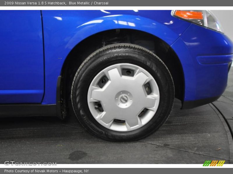 Blue Metallic / Charcoal 2009 Nissan Versa 1.8 S Hatchback