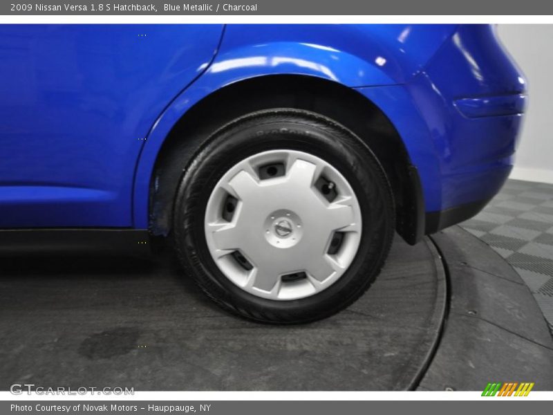 Blue Metallic / Charcoal 2009 Nissan Versa 1.8 S Hatchback