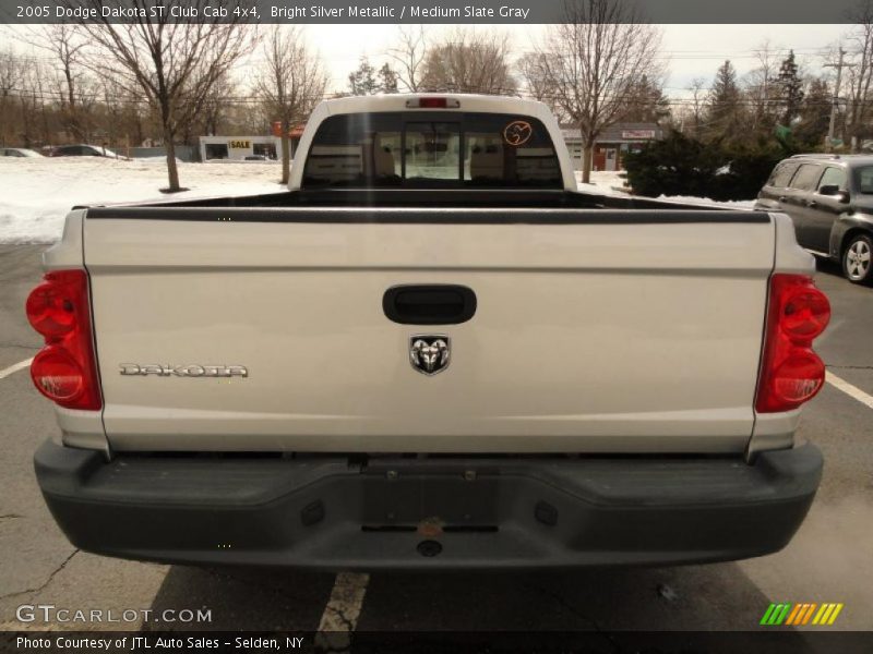 Bright Silver Metallic / Medium Slate Gray 2005 Dodge Dakota ST Club Cab 4x4