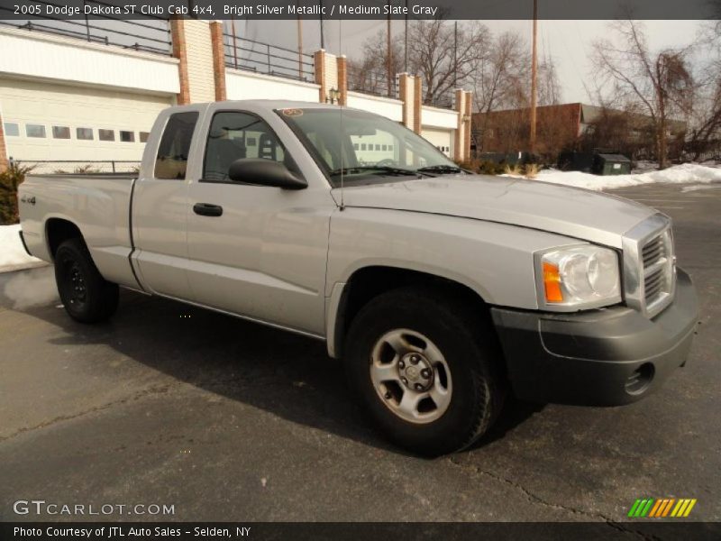 Bright Silver Metallic / Medium Slate Gray 2005 Dodge Dakota ST Club Cab 4x4