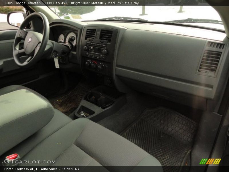 Bright Silver Metallic / Medium Slate Gray 2005 Dodge Dakota ST Club Cab 4x4