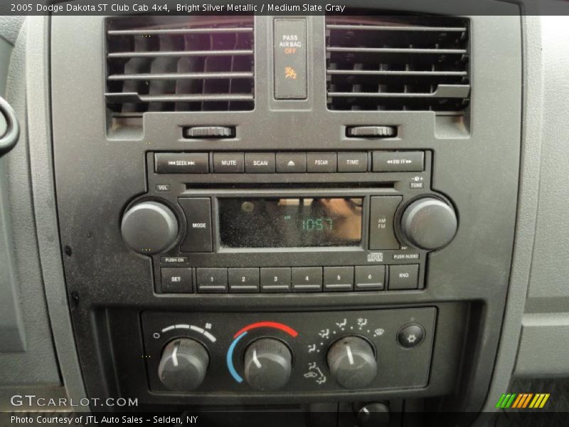 Controls of 2005 Dakota ST Club Cab 4x4