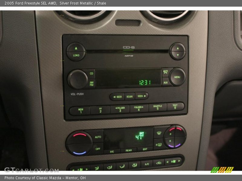 Controls of 2005 Freestyle SEL AWD