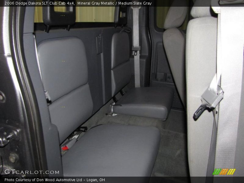 Mineral Gray Metallic / Medium Slate Gray 2006 Dodge Dakota SLT Club Cab 4x4
