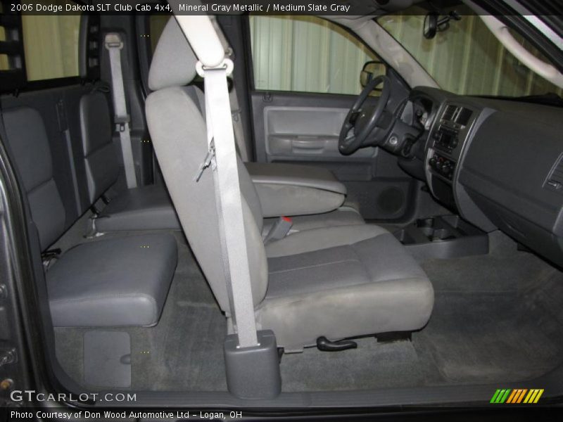 Mineral Gray Metallic / Medium Slate Gray 2006 Dodge Dakota SLT Club Cab 4x4