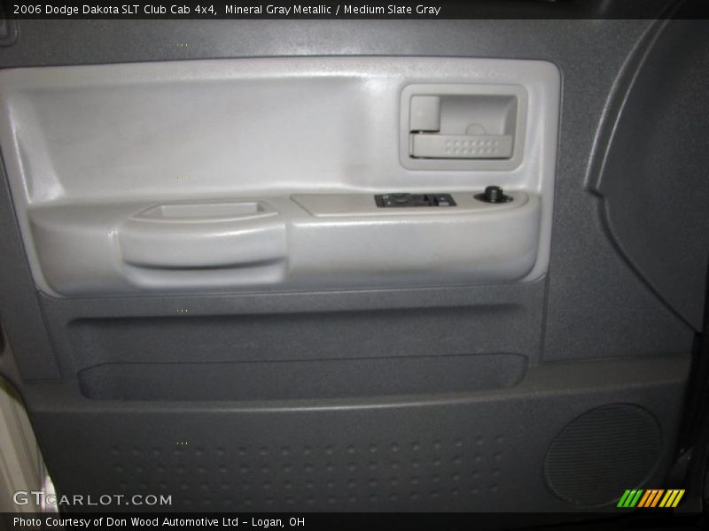 Mineral Gray Metallic / Medium Slate Gray 2006 Dodge Dakota SLT Club Cab 4x4