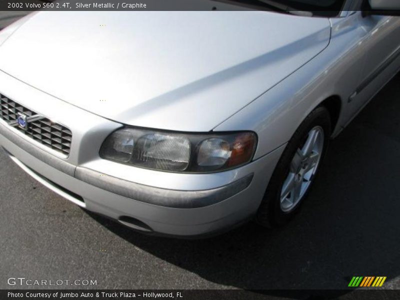 Silver Metallic / Graphite 2002 Volvo S60 2.4T
