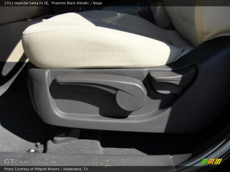 Phantom Black Metallic / Beige 2011 Hyundai Santa Fe SE