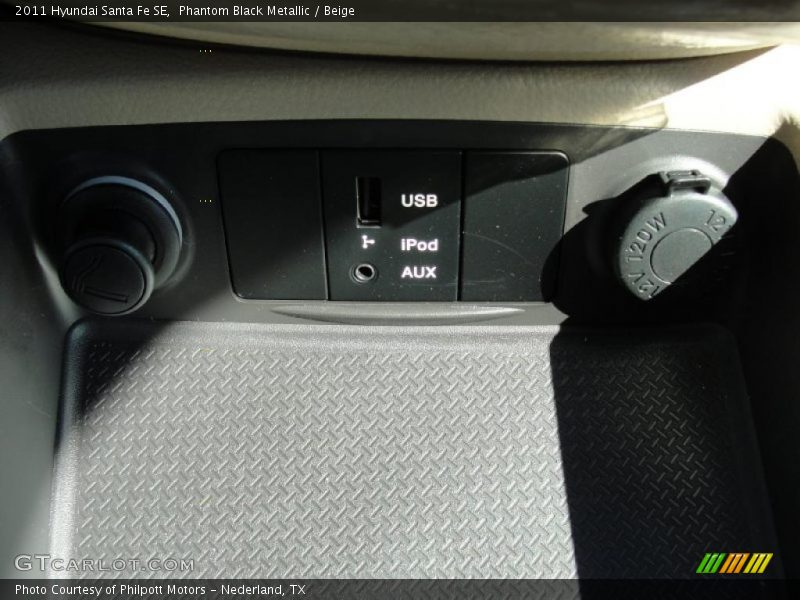 Phantom Black Metallic / Beige 2011 Hyundai Santa Fe SE
