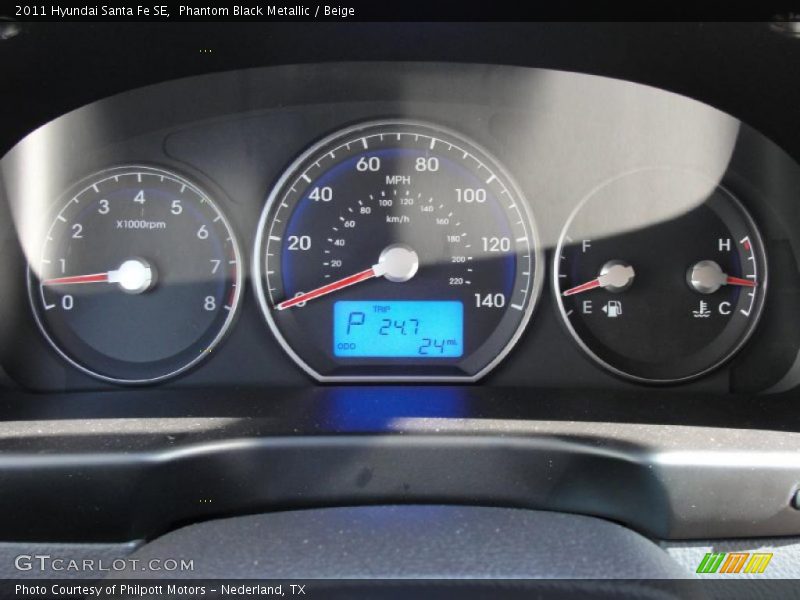 Phantom Black Metallic / Beige 2011 Hyundai Santa Fe SE