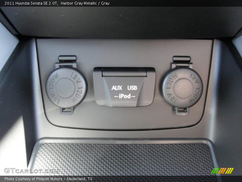 Controls of 2011 Sonata SE 2.0T