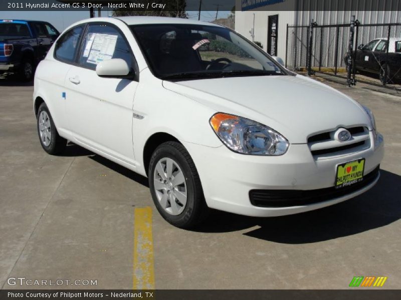 Front 3/4 View of 2011 Accent GS 3 Door