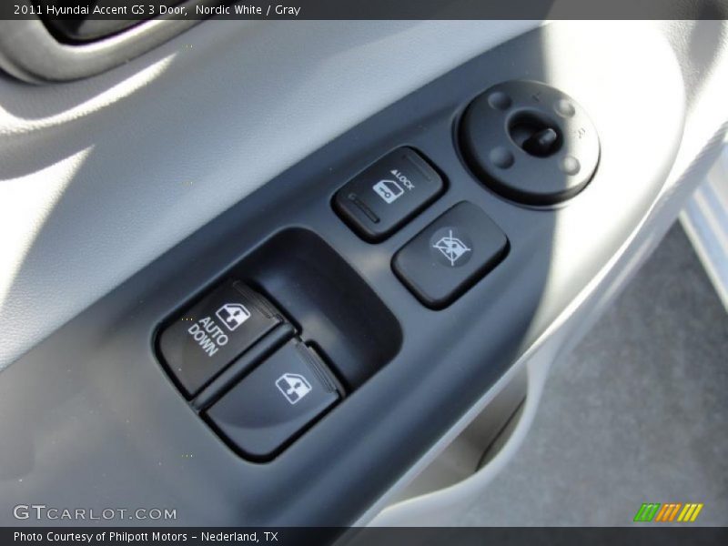 Nordic White / Gray 2011 Hyundai Accent GS 3 Door