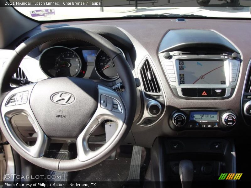 Dashboard of 2011 Tucson Limited