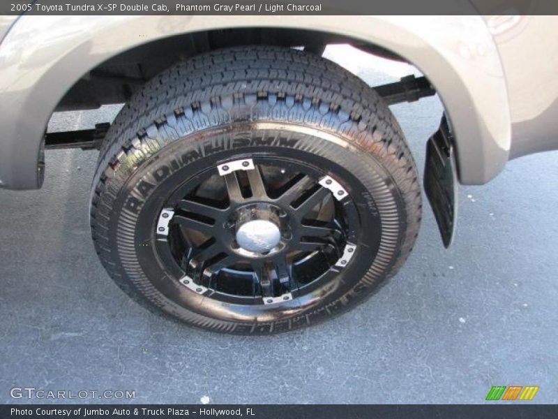 Custom Wheels of 2005 Tundra X-SP Double Cab