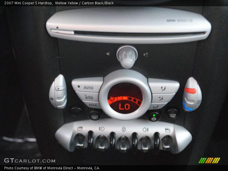 Controls of 2007 Cooper S Hardtop