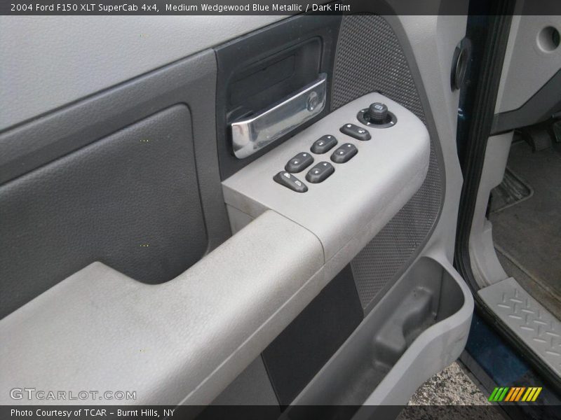 Medium Wedgewood Blue Metallic / Dark Flint 2004 Ford F150 XLT SuperCab 4x4