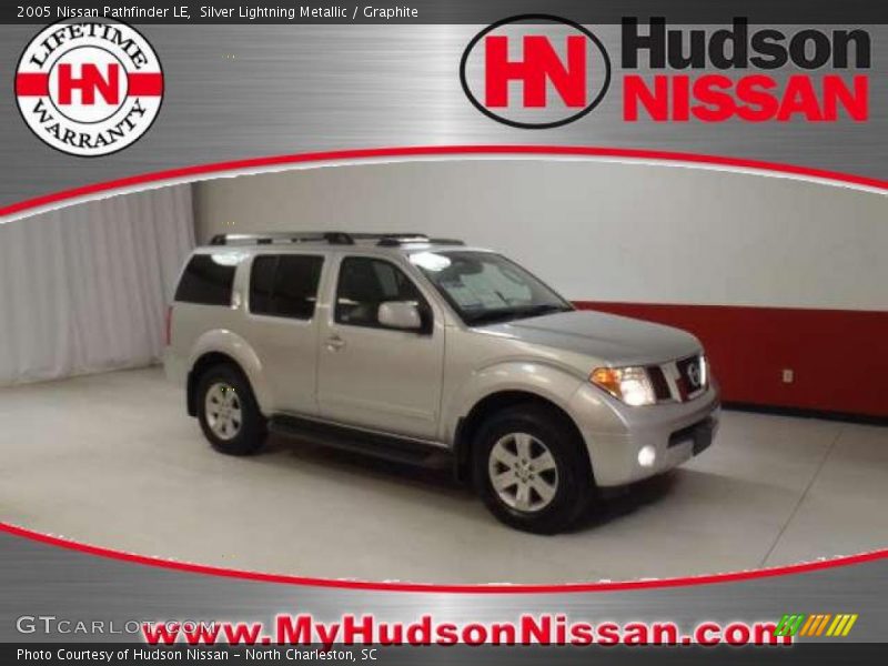 Silver Lightning Metallic / Graphite 2005 Nissan Pathfinder LE