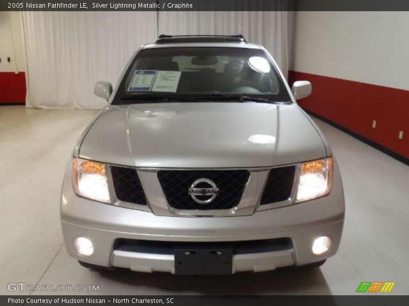 Silver Lightning Metallic / Graphite 2005 Nissan Pathfinder LE
