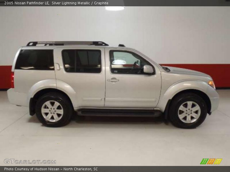 Silver Lightning Metallic / Graphite 2005 Nissan Pathfinder LE