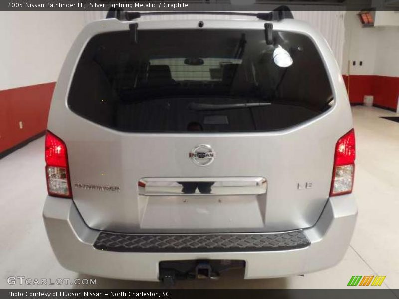 Silver Lightning Metallic / Graphite 2005 Nissan Pathfinder LE