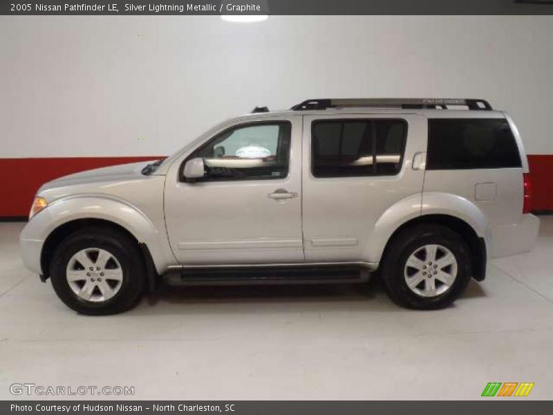Silver Lightning Metallic / Graphite 2005 Nissan Pathfinder LE