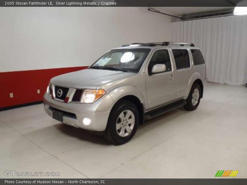 Silver Lightning Metallic / Graphite 2005 Nissan Pathfinder LE