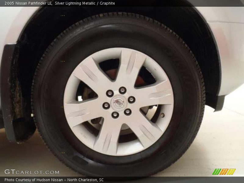 Silver Lightning Metallic / Graphite 2005 Nissan Pathfinder LE