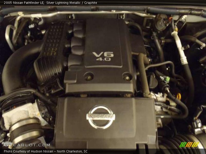 Silver Lightning Metallic / Graphite 2005 Nissan Pathfinder LE