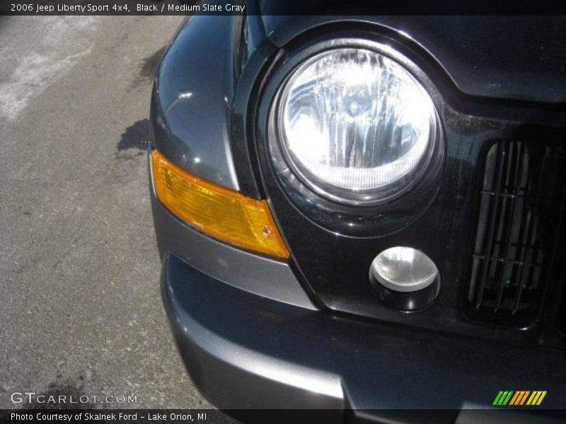 Black / Medium Slate Gray 2006 Jeep Liberty Sport 4x4
