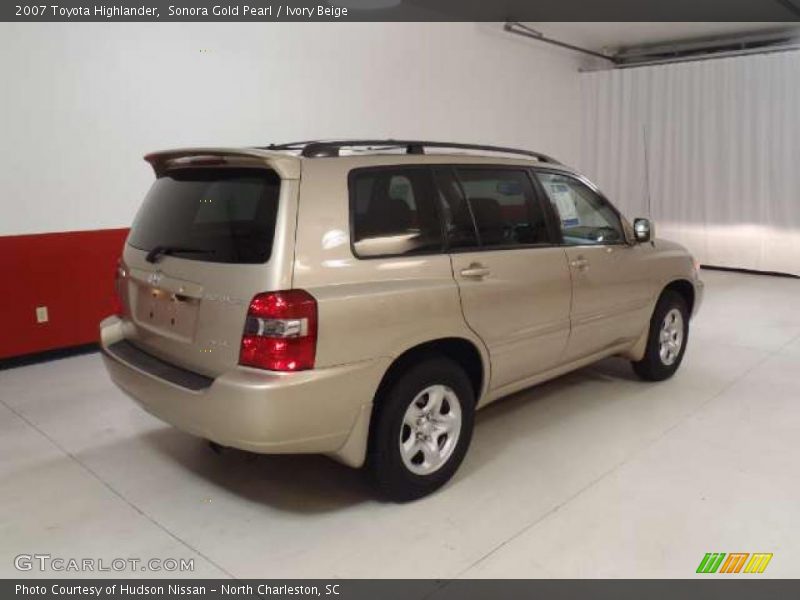 Sonora Gold Pearl / Ivory Beige 2007 Toyota Highlander