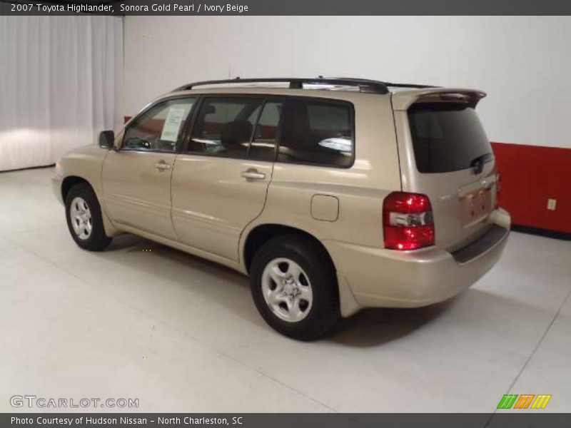 Sonora Gold Pearl / Ivory Beige 2007 Toyota Highlander