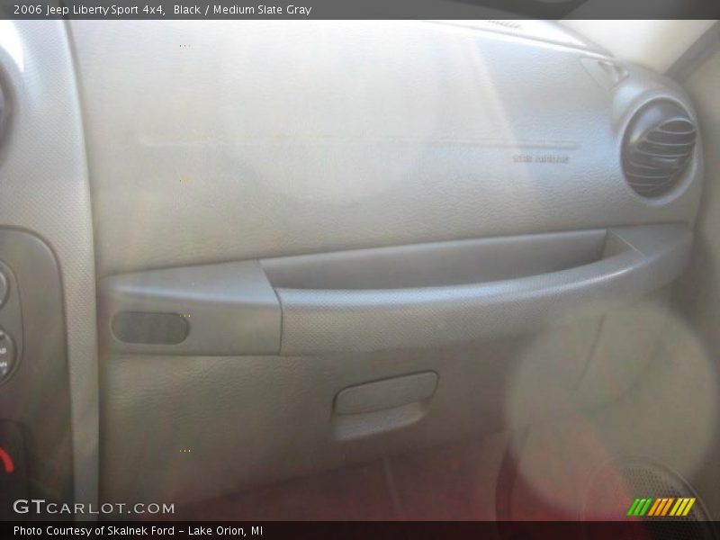 Black / Medium Slate Gray 2006 Jeep Liberty Sport 4x4
