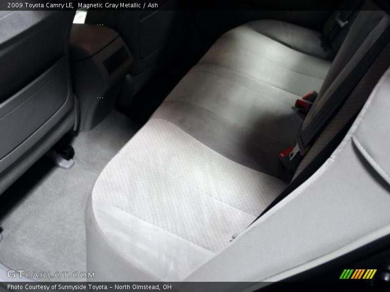 Magnetic Gray Metallic / Ash 2009 Toyota Camry LE
