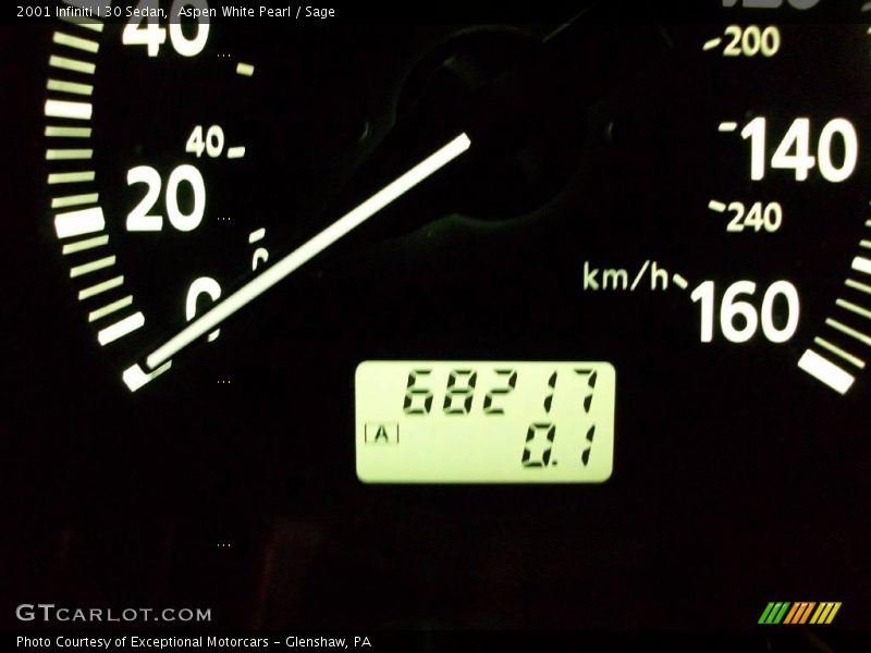 Aspen White Pearl / Sage 2001 Infiniti I 30 Sedan