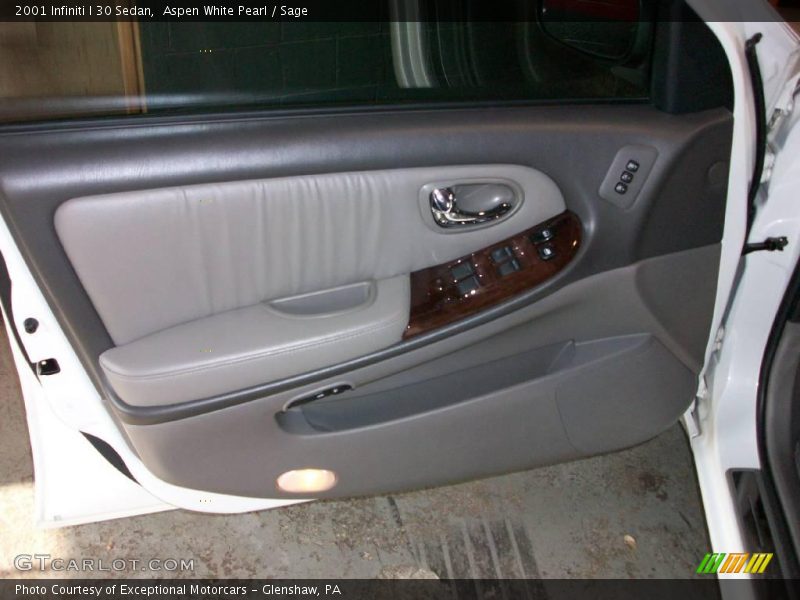 Aspen White Pearl / Sage 2001 Infiniti I 30 Sedan