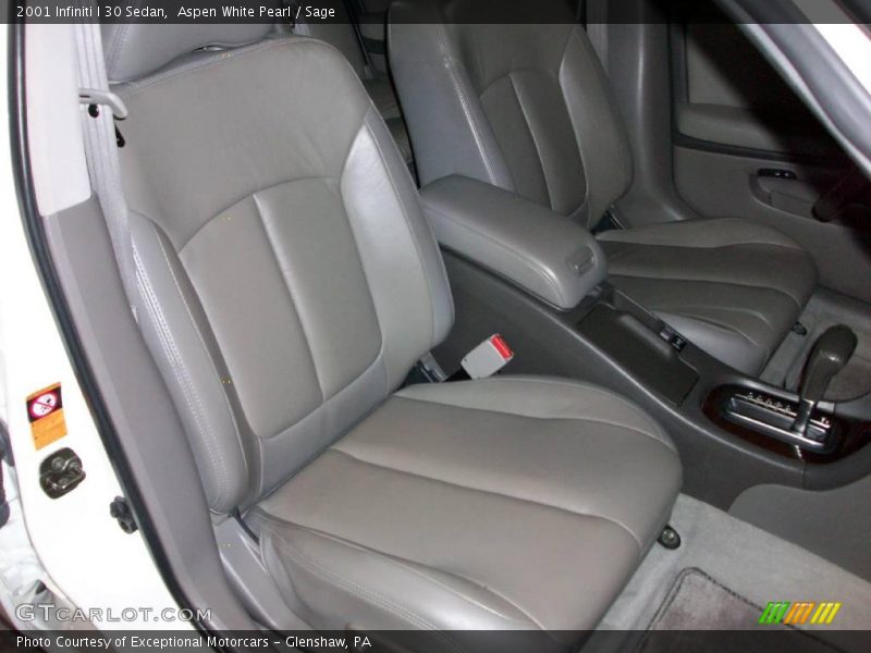 Aspen White Pearl / Sage 2001 Infiniti I 30 Sedan