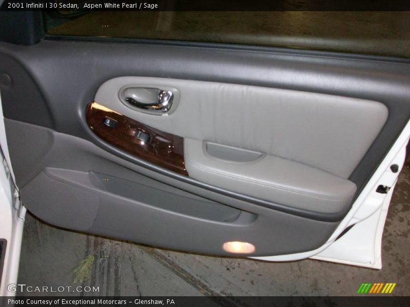 Aspen White Pearl / Sage 2001 Infiniti I 30 Sedan