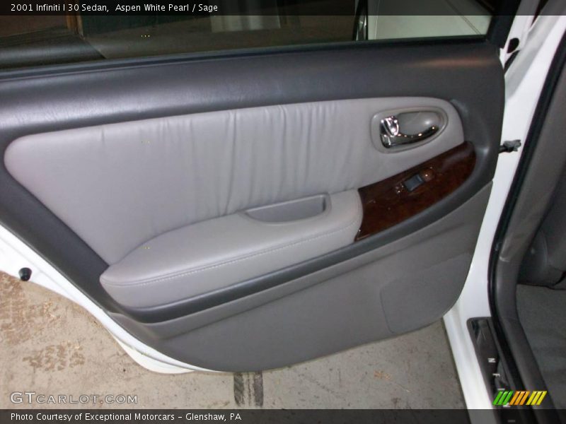 Aspen White Pearl / Sage 2001 Infiniti I 30 Sedan