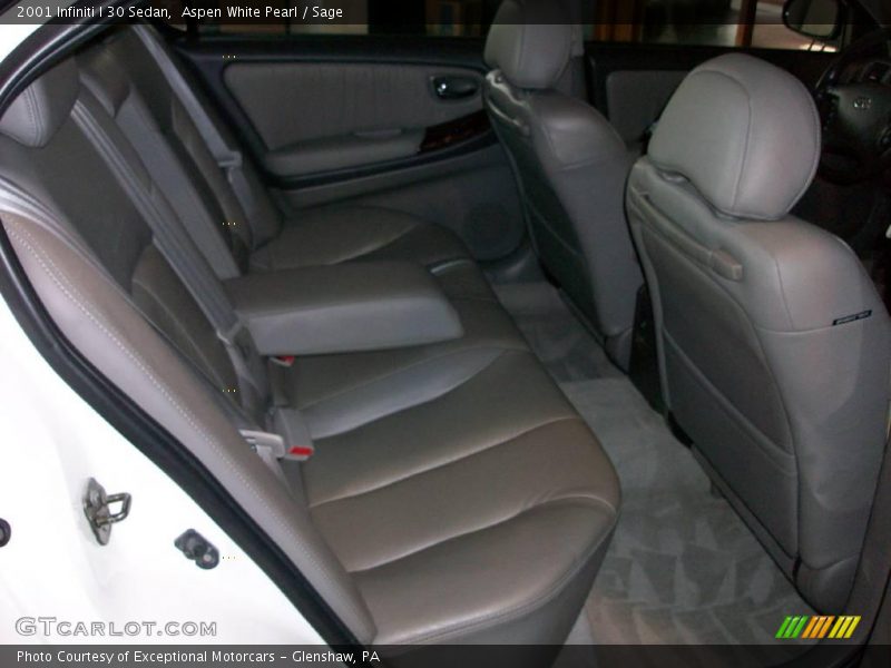 Aspen White Pearl / Sage 2001 Infiniti I 30 Sedan
