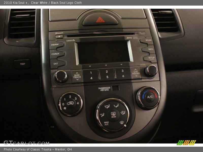 Clear White / Black Soul Logo Cloth 2010 Kia Soul +