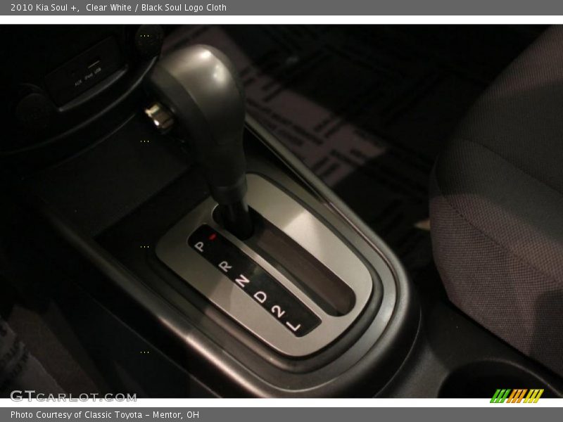 Clear White / Black Soul Logo Cloth 2010 Kia Soul +