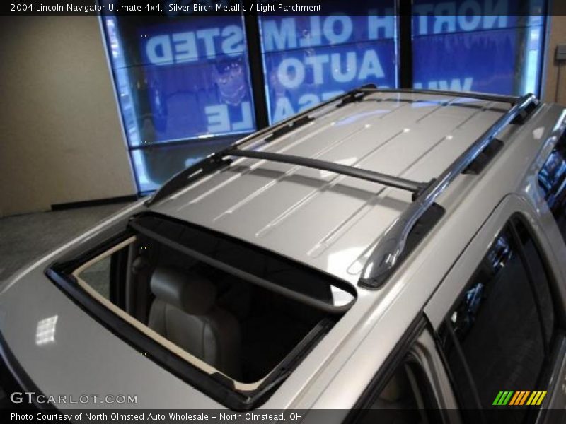 Silver Birch Metallic / Light Parchment 2004 Lincoln Navigator Ultimate 4x4
