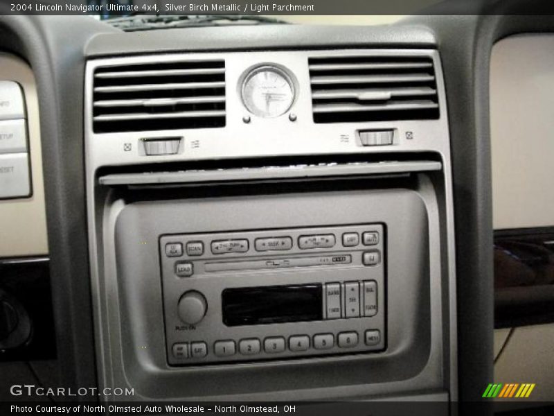 Silver Birch Metallic / Light Parchment 2004 Lincoln Navigator Ultimate 4x4