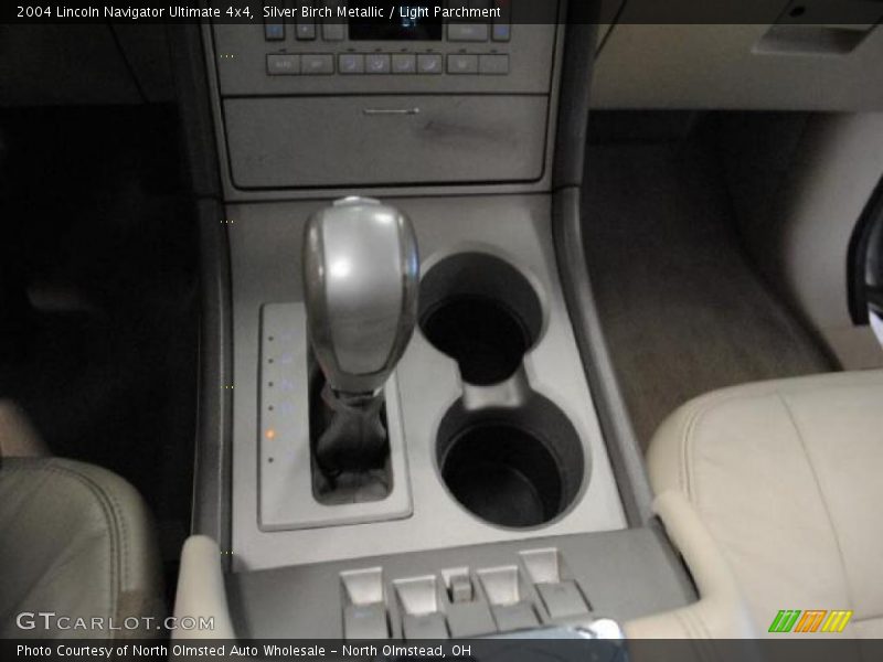 Silver Birch Metallic / Light Parchment 2004 Lincoln Navigator Ultimate 4x4