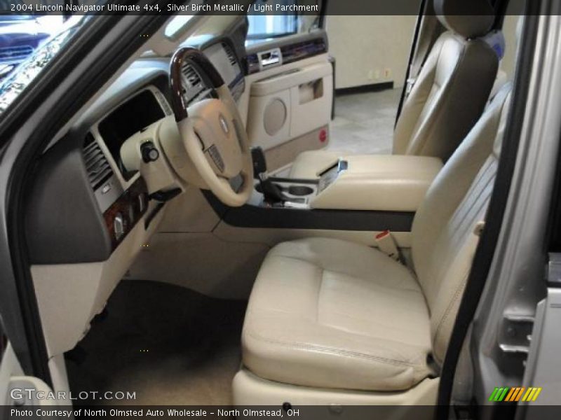 Silver Birch Metallic / Light Parchment 2004 Lincoln Navigator Ultimate 4x4