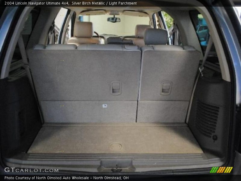 Silver Birch Metallic / Light Parchment 2004 Lincoln Navigator Ultimate 4x4