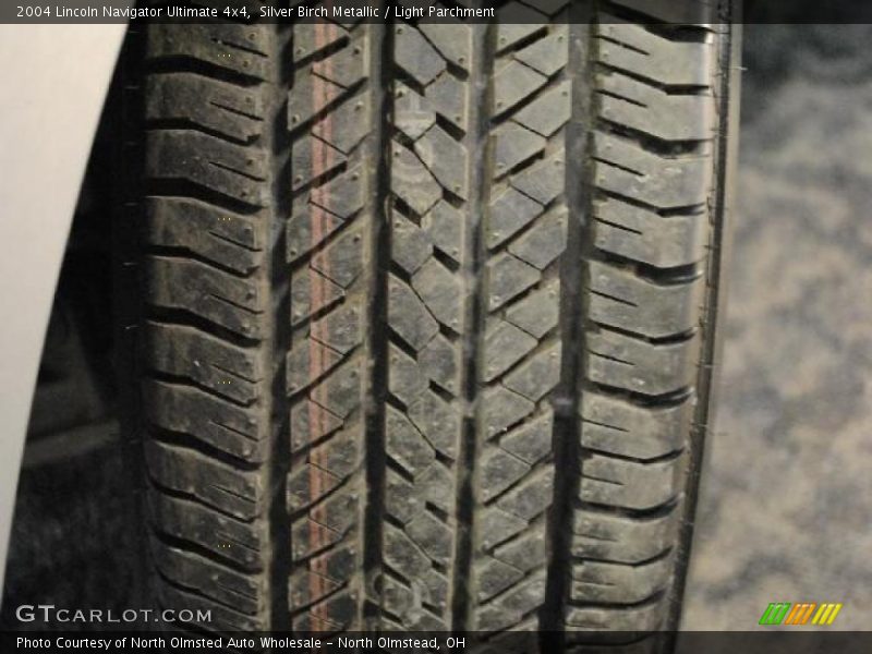 Silver Birch Metallic / Light Parchment 2004 Lincoln Navigator Ultimate 4x4