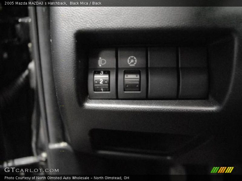 Black Mica / Black 2005 Mazda MAZDA3 s Hatchback