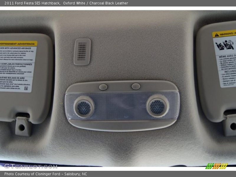 Oxford White / Charcoal Black Leather 2011 Ford Fiesta SES Hatchback